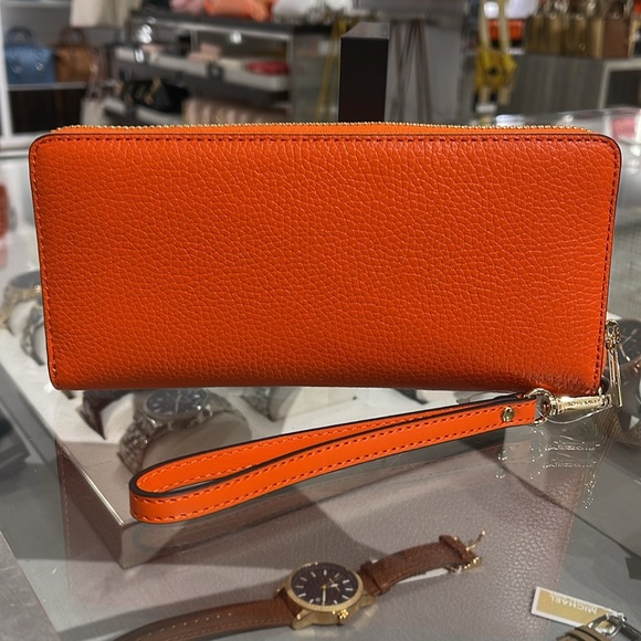 MICHAEL KORS JST
Leather Continental Wristlet Phone Case Wallet
Poppy
NWT - Picture 10 of 16